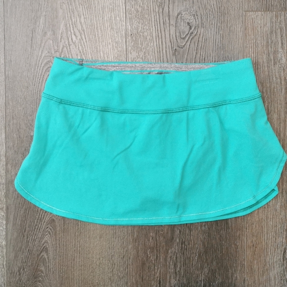 SIZE 10 IVIVVA ATHLETICA FREE SKATE SKIRT EUC - Picture 1 of 5